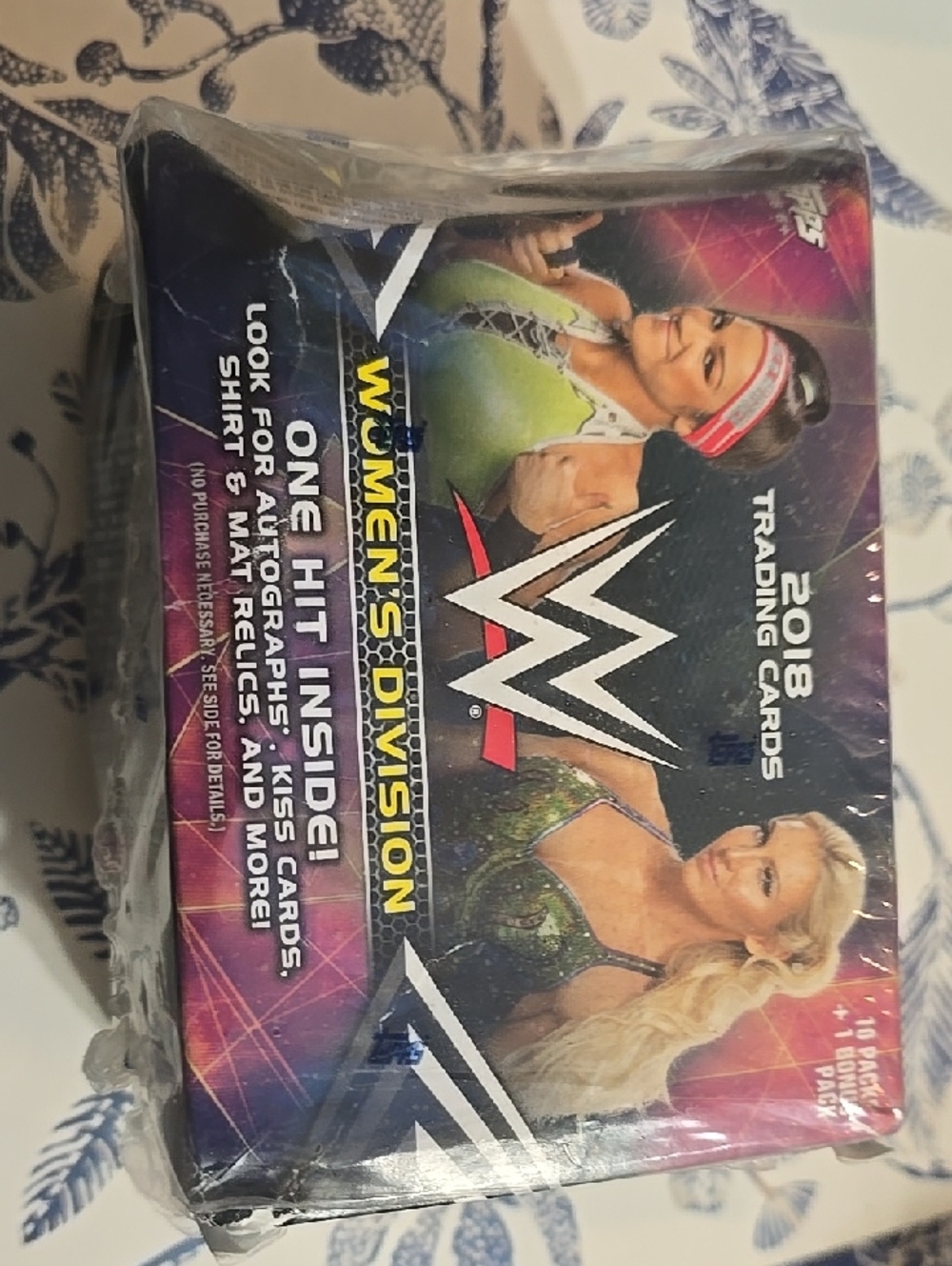 2018 Topps WWE Women's Division Blaster Box - Purple, Blue Accents